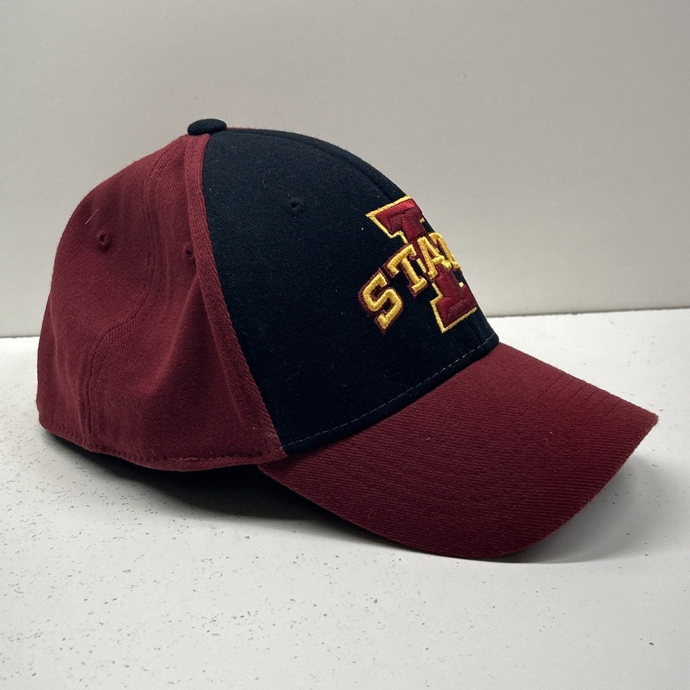 Iowa State Cyclones Hat Cap One Fit Strapback Cardinal Black NCAA Adult OSFA - Picture 2 of 7